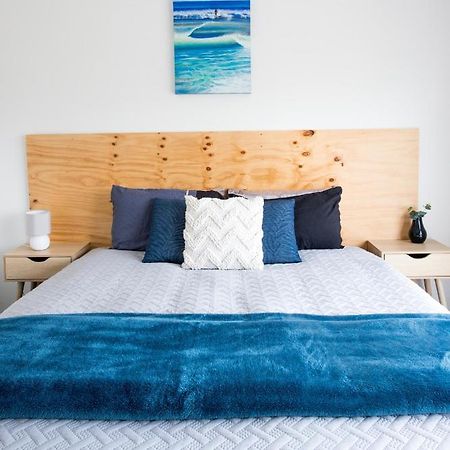 Surf N Stay Whangamata Buitenkant foto