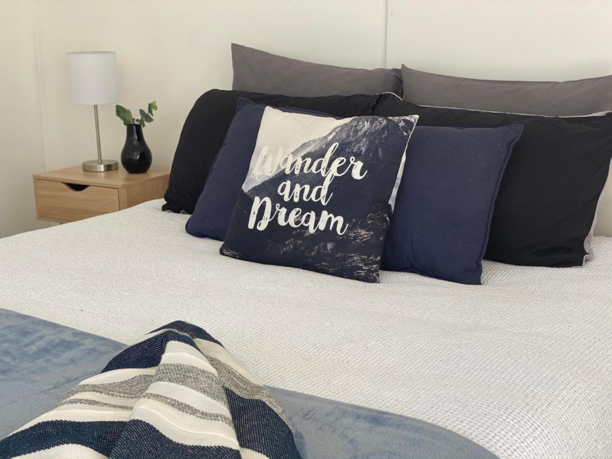 Surf N Stay Whangamata Buitenkant foto