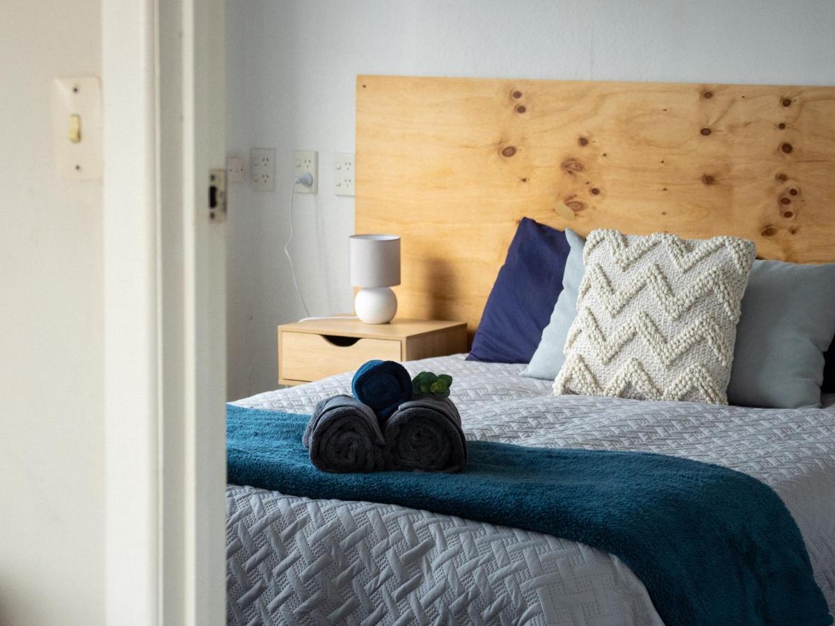 Surf N Stay Whangamata Buitenkant foto