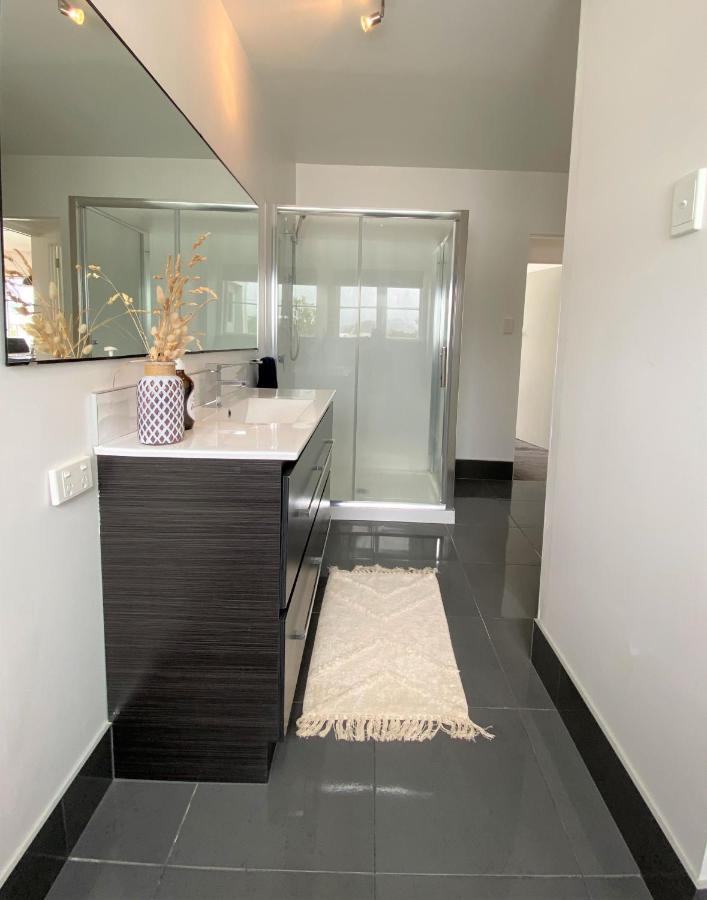 Surf N Stay Whangamata Buitenkant foto