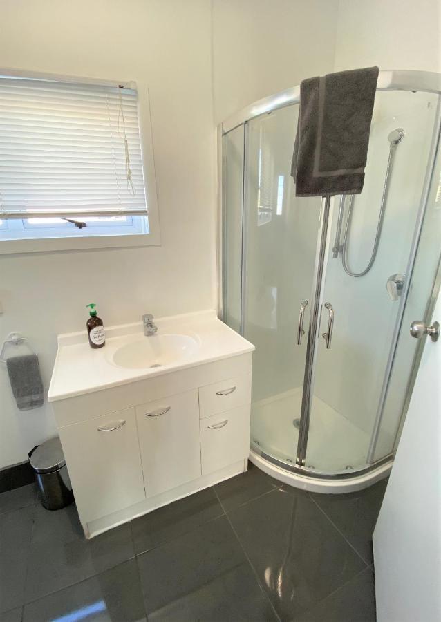 Surf N Stay Whangamata Buitenkant foto