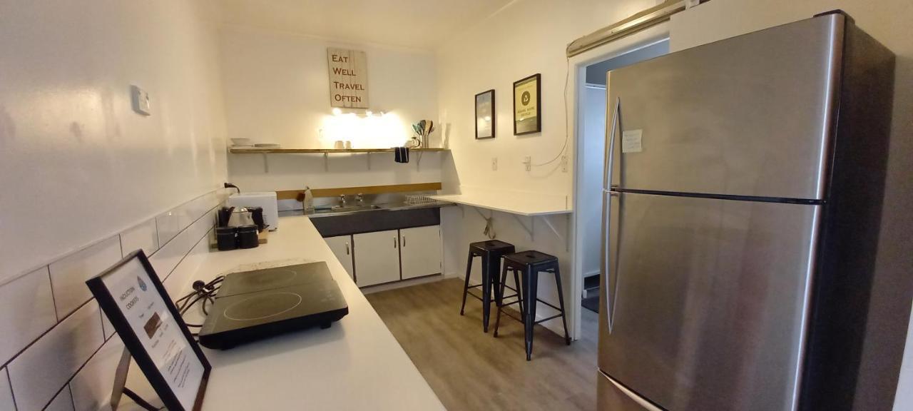 Surf N Stay Whangamata Buitenkant foto