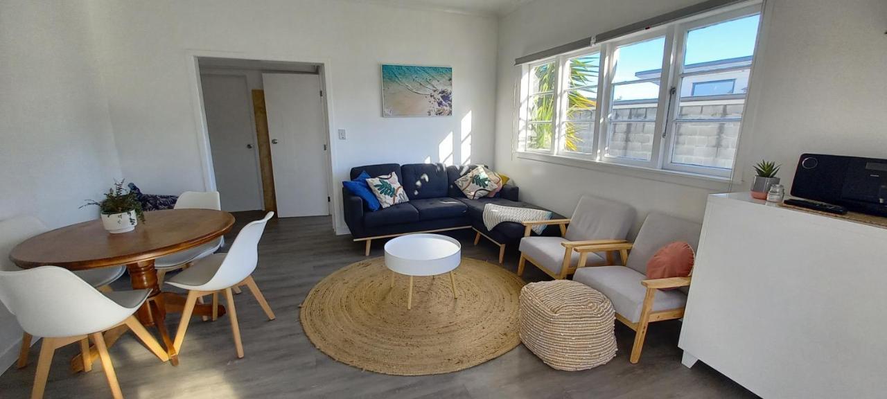 Surf N Stay Whangamata Buitenkant foto