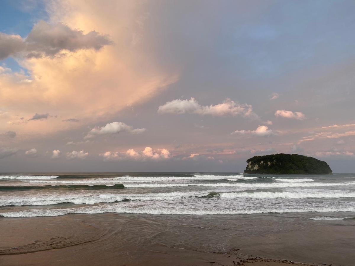 Surf N Stay Whangamata Buitenkant foto