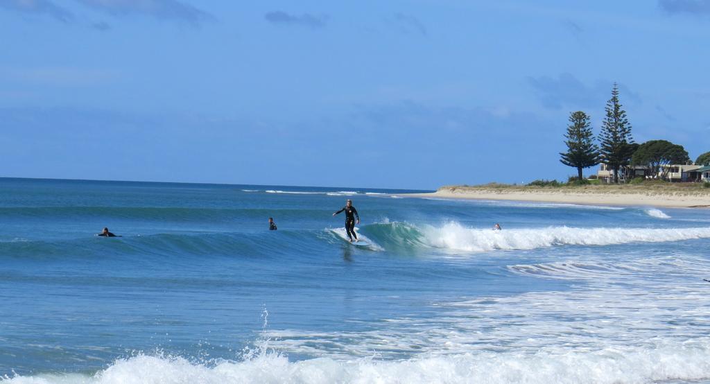 Surf N Stay Whangamata Buitenkant foto