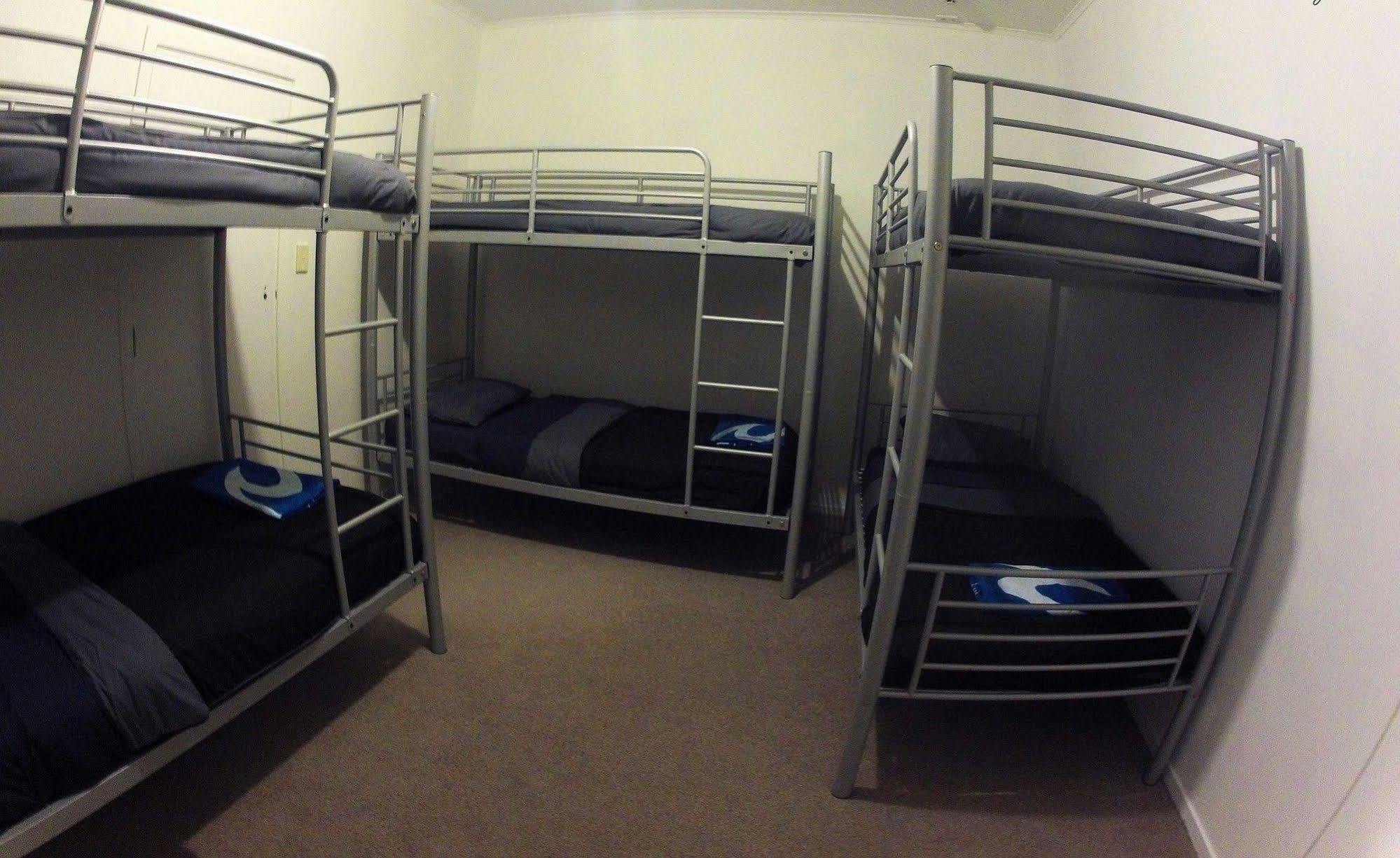 Surf N Stay Whangamata Buitenkant foto