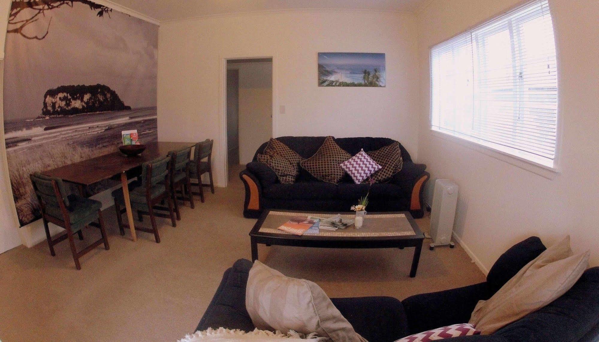 Surf N Stay Whangamata Buitenkant foto